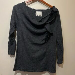 DELETTA Black and white Henley style top with ruffle size XL